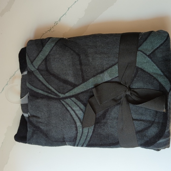 Marvel Avengers Black Panther Hooded Towel NWT - Picture 3 of 4